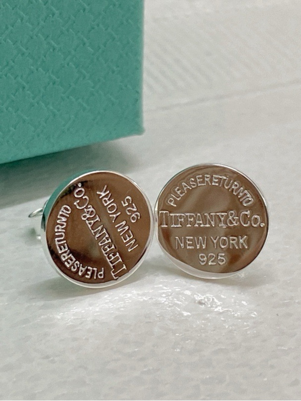 Tiffany & Co. Women's Silver 'Return to Tiffany' Round Disc Heels
